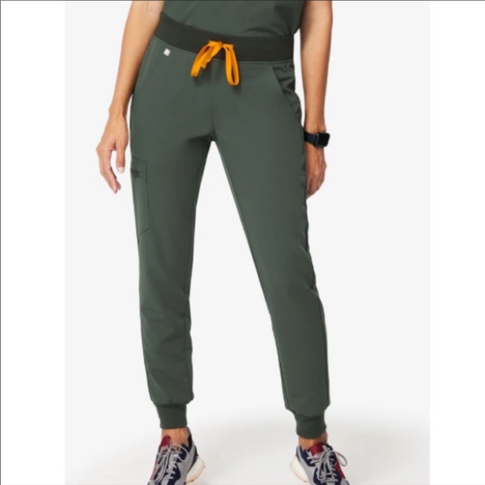 Brand New Figs Zamora Moss Joggers/ XS Petite